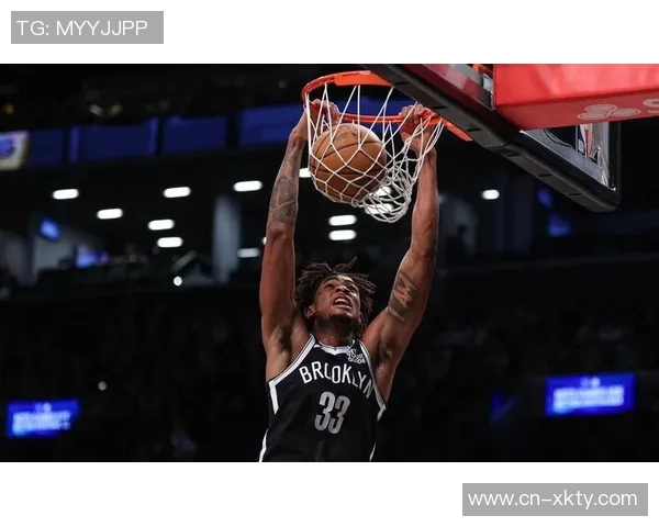 克拉克斯顿内线表现抢眼15分钟内高效拿下11分并抢8篮板 克拉克斯顿内线表现抢眼15分钟内高效拿下11分并抢8篮板