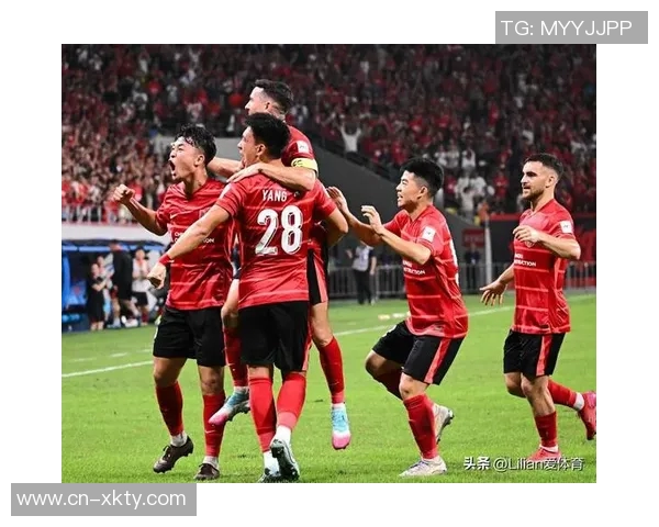 林加德与莱切特场上冲突激烈双方互推互搡引发热议