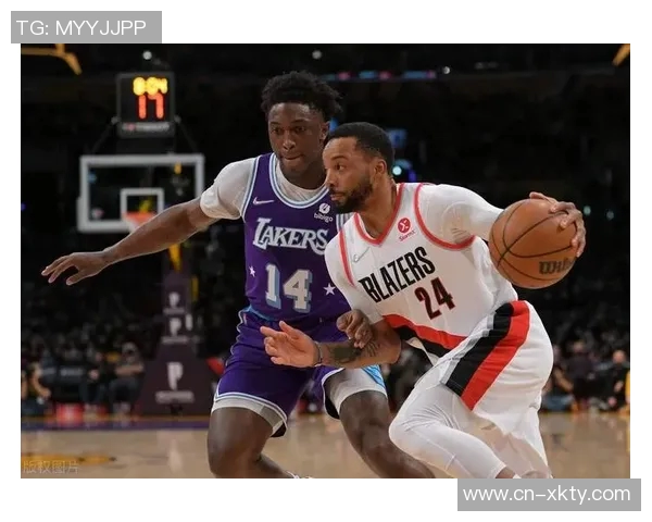 理查兹半场表现抢眼5中3斩获7分助攻1次正负值高达16分 理查兹半场表现抢眼5中3斩获7分助攻1次正负值高达16分